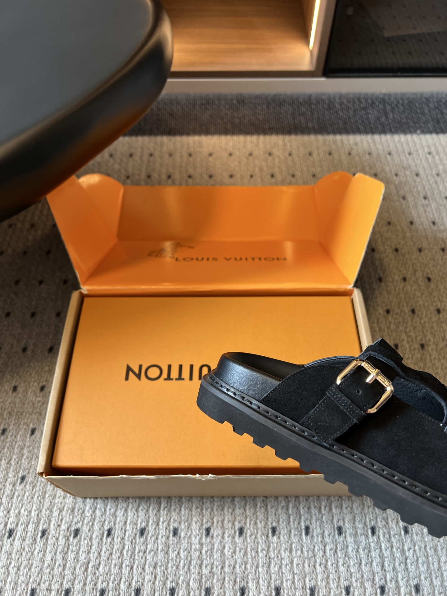 루이비통 신발 143153 Louis Vuitton Sandals 상세 이미지 9