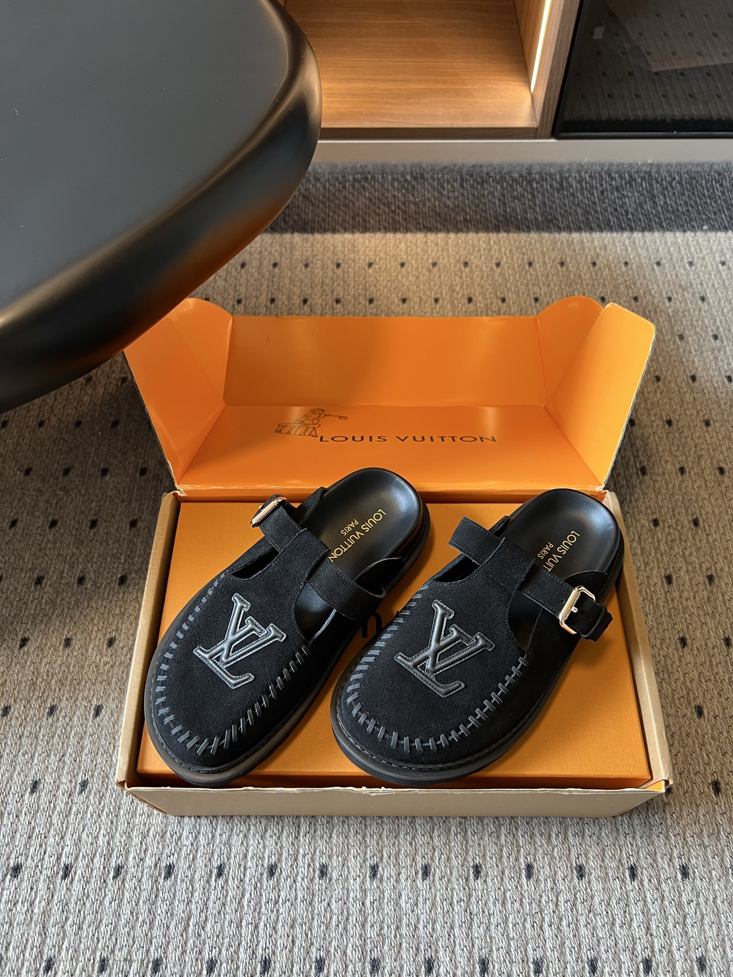 루이비통 신발 143153 Louis Vuitton Sandals 상세 이미지 2