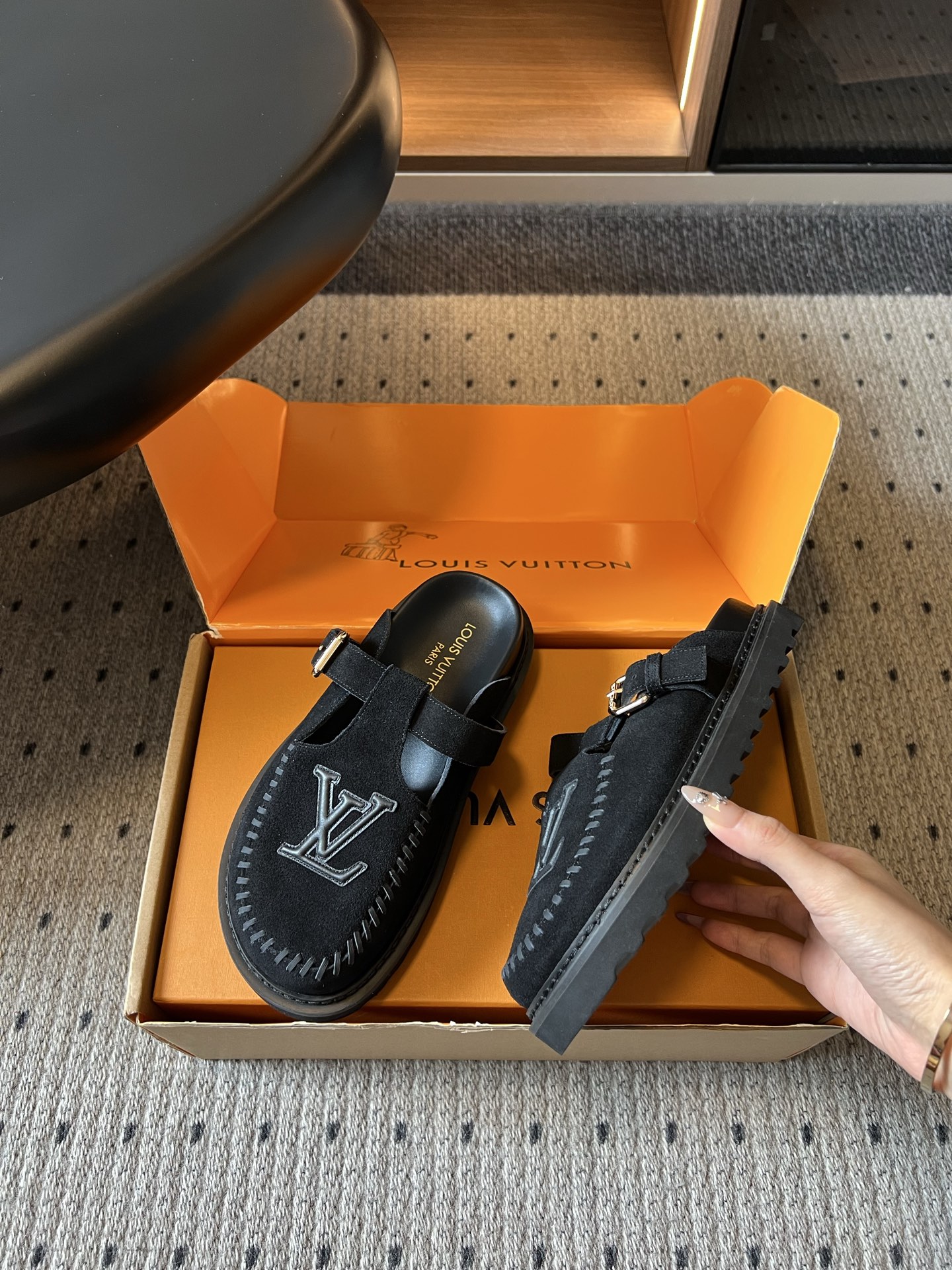 루이비통 신발 143153 Louis Vuitton Sandals 상세 이미지 4