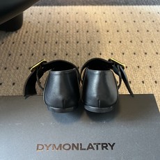 G213顶级Dymonlatr*26ss夏季新款尖头方扣单鞋 自带清冷贵气的知性氛围感,利落尖头上扬修饰脚型,加宽一字皮 G213顶级Dymonlatr*26ss夏季新款尖头方扣单鞋 自带清冷贵气的知性氛围感,利落尖头上扬修饰脚型,加宽一字皮