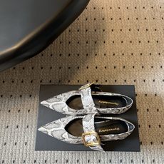 G213顶级Dymonlatr*26ss夏季新款尖头方扣单鞋 自带清冷贵气的知性氛围感,利落尖头上扬修饰脚型,加宽一字皮 G213顶级Dymonlatr*26ss夏季新款尖头方扣单鞋 自带清冷贵气的知性氛围感,利落尖头上扬修饰脚型,加宽一字皮