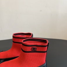 Chane*26ss夏季新款拼接针织蝴蝶结弹力短靴 自带甜美精致复古氛围感的弹力针织短靴,圆润的芭蕾圆头,鞋头采用真皮搭 Chane*26ss夏季新款拼接针织蝴蝶结弹力短靴 自带甜美精致复古氛围感的弹力针织短靴,圆润的芭蕾圆头,鞋头采用真皮搭