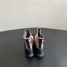 Chane*26ss夏季新款拼接针织蝴蝶结弹力短靴 自带甜美精致复古氛围感的弹力针织短靴,圆润的芭蕾圆头,鞋头采用真皮搭 Chane*26ss夏季新款拼接针织蝴蝶结弹力短靴 自带甜美精致复古氛围感的弹力针织短靴,圆润的芭蕾圆头,鞋头采用真皮搭