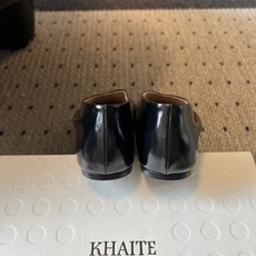 Khait* 26ss春夏新款软皮尖头平底单鞋 自带清冷极简松弛氛围感的四季尖头平底单鞋,流畅纤细的尖头鞋型,鞋口自然形 Khait* 26ss春夏新款软皮尖头平底单鞋 自带清冷极简松弛氛围感的四季尖头平底单鞋,流畅纤细的尖头鞋型,鞋口自然形