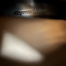 Dymonlatr*26ss夏季新款尖头粗跟短靴 自带慵懒复古贵气氛围感的套筒短靴,利落修长的尖头鞋型,靴身为宽松直筒皮 Dymonlatr*26ss夏季新款尖头粗跟短靴 自带慵懒复古贵气氛围感的套筒短靴,利落修长的尖头鞋型,靴身为宽松直筒皮