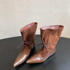 Dymonlatr*26ss夏季新款布洛克尖头拼接系带堆堆短靴 自带松弛复古文艺氛围感的平底短靴,修长尖头搭配布洛克雕花 Dymonlatr*26ss夏季新款布洛克尖头拼接系带堆堆短靴 自带松弛复古文艺氛围感的平底短靴,修长尖头搭配布洛克雕花