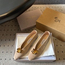 G277高品质 Jimmy Cho*26ss夏季新款宝石扣平底单鞋 自带复古贵气轻奢氛围感的四季尖头平底单鞋,柔和小尖头 G277高品质 Jimmy Cho*26ss夏季新款宝石扣平底单鞋 自带复古贵气轻奢氛围感的四季尖头平底单鞋,柔和小尖头