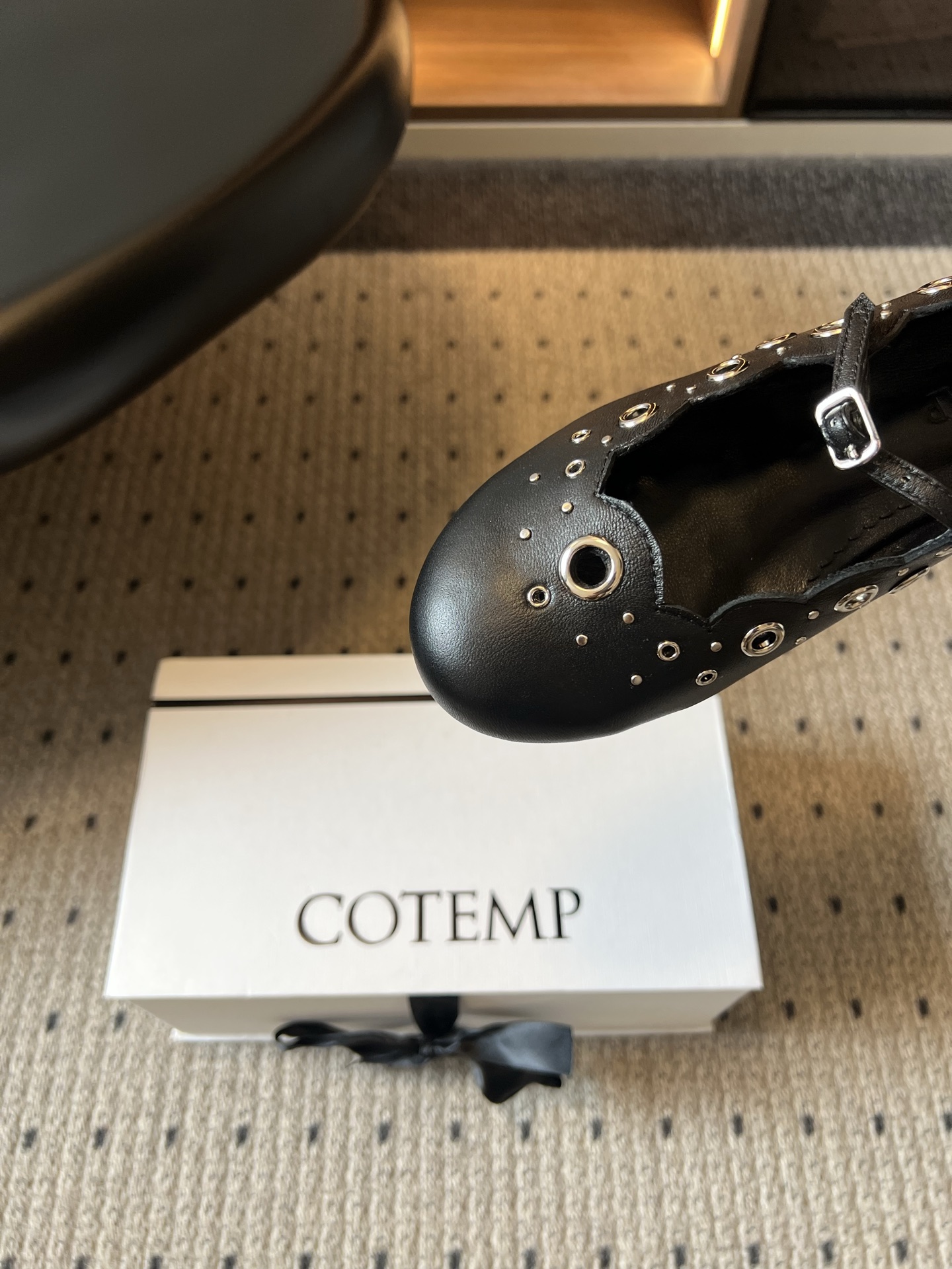 G102 COTEM* 26ss新款镂空花边玛丽珍鞋 自带松弛复古文艺氛围感的平底玛丽珍,圆润圆头搭配波浪花边鞋口,鞋身 G102 COTEM* 26ss新款镂空花边玛丽珍鞋 自带松弛复古文艺氛围感的平底玛丽珍,圆润圆头搭配波浪花边鞋口,鞋身