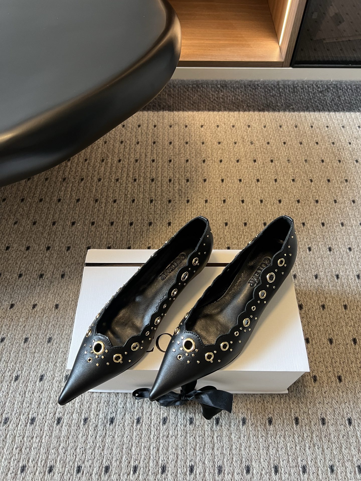 G102 COTEM* 26ss新款镂空花边玛丽珍鞋 自带松弛复古文艺氛围感的平底玛丽珍，圆润圆头搭配波浪花边鞋口，鞋身