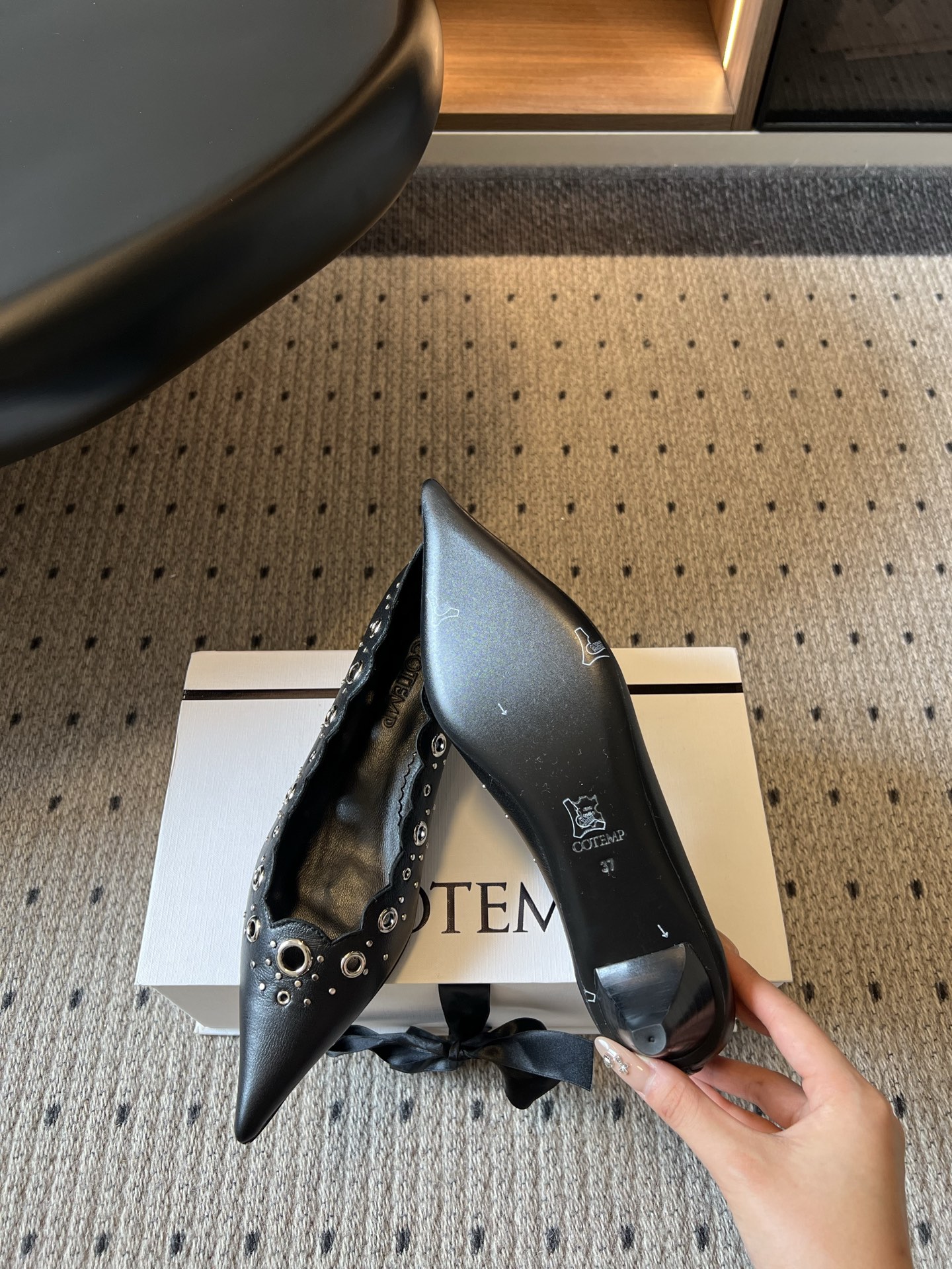 G102 COTEM* 26ss新款镂空花边玛丽珍鞋 自带松弛复古文艺氛围感的平底玛丽珍,圆润圆头搭配波浪花边鞋口,鞋身 G102 COTEM* 26ss新款镂空花边玛丽珍鞋 自带松弛复古文艺氛围感的平底玛丽珍,圆润圆头搭配波浪花边鞋口,鞋身