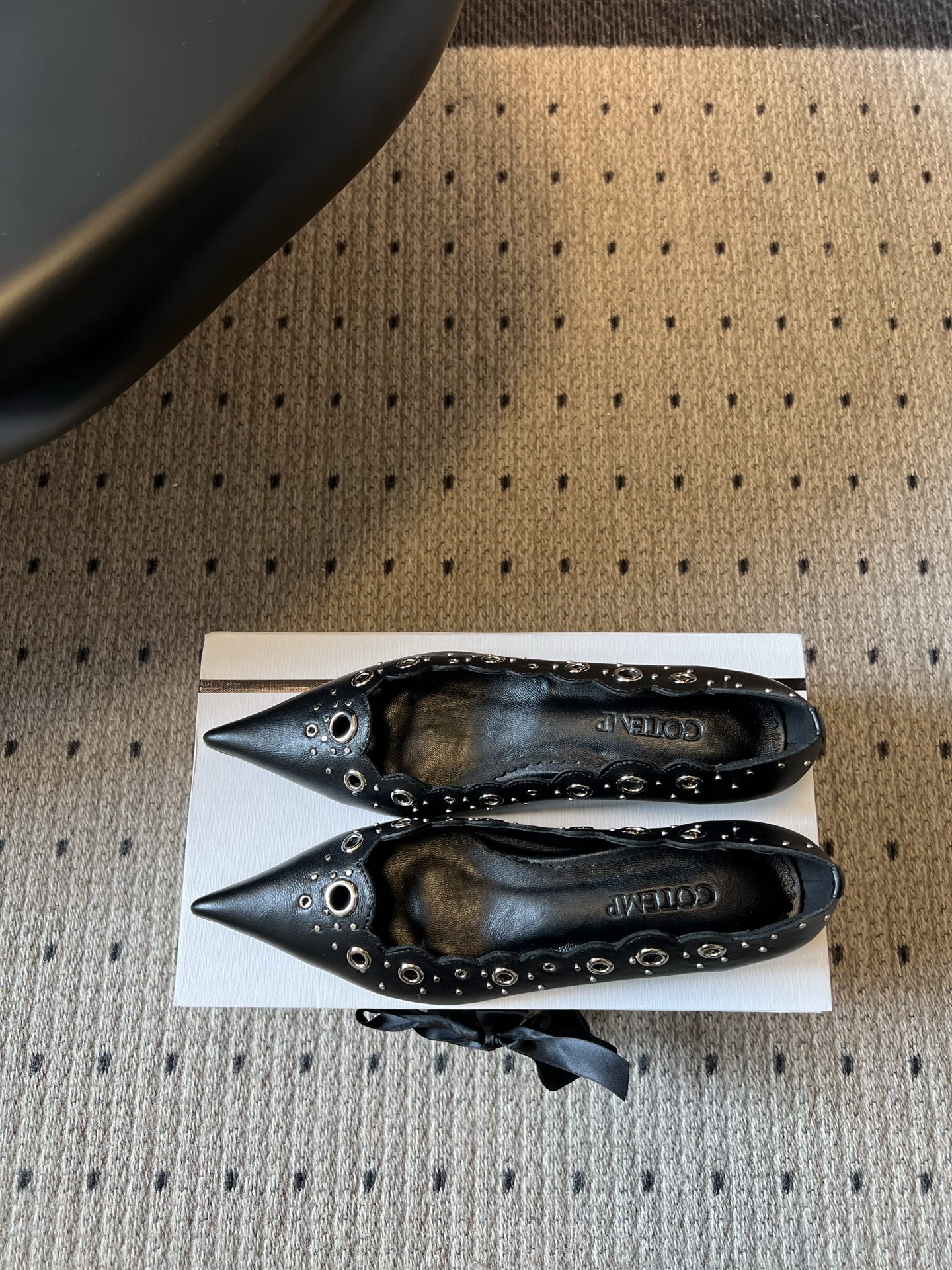 G102 COTEM* 26ss新款镂空花边玛丽珍鞋 自带松弛复古文艺氛围感的平底玛丽珍,圆润圆头搭配波浪花边鞋口,鞋身 G102 COTEM* 26ss新款镂空花边玛丽珍鞋 自带松弛复古文艺氛围感的平底玛丽珍,圆润圆头搭配波浪花边鞋口,鞋身