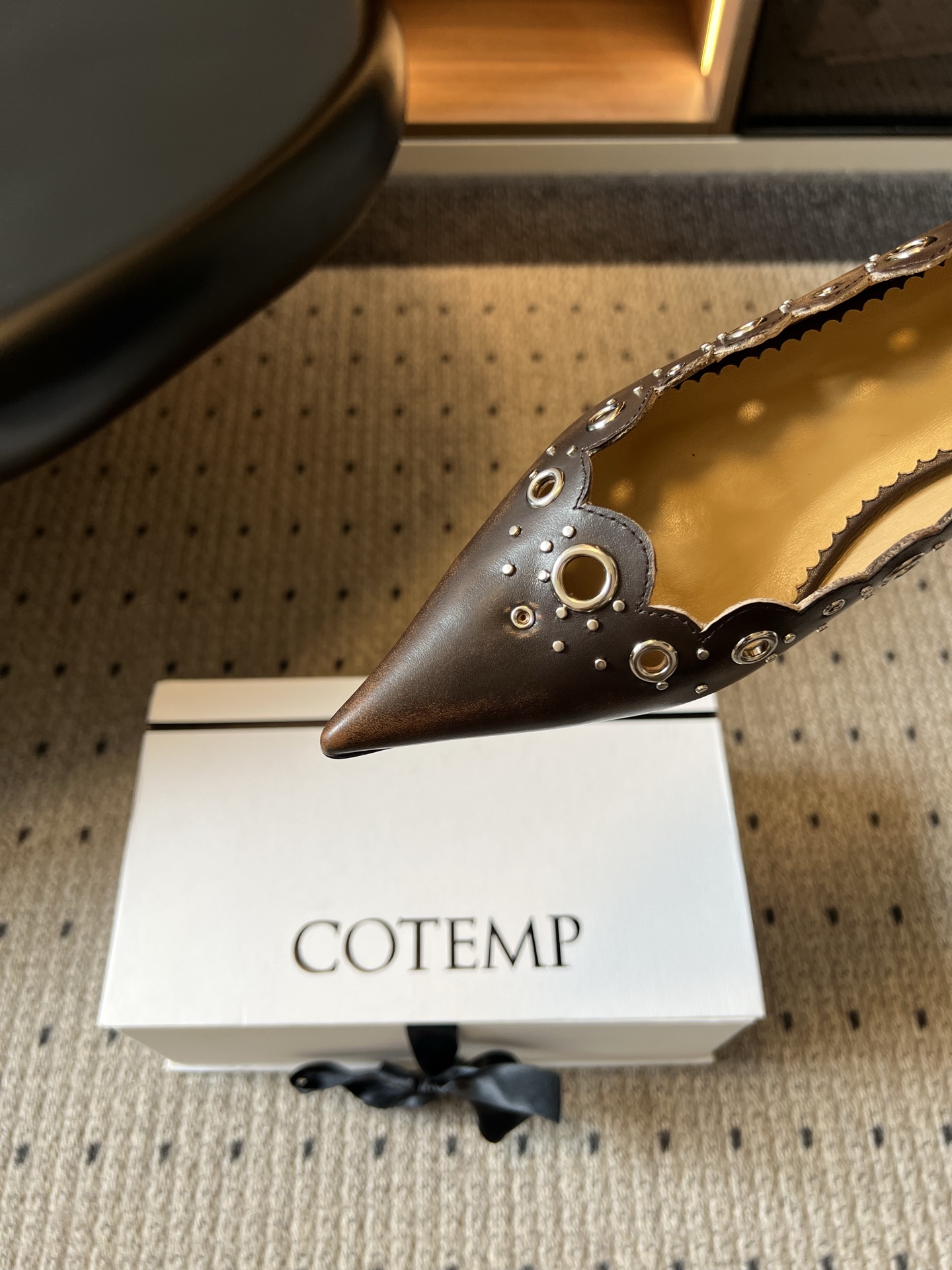G102 COTEM* 26ss新款镂空花边玛丽珍鞋 自带松弛复古文艺氛围感的平底玛丽珍,圆润圆头搭配波浪花边鞋口,鞋身 G102 COTEM* 26ss新款镂空花边玛丽珍鞋 自带松弛复古文艺氛围感的平底玛丽珍,圆润圆头搭配波浪花边鞋口,鞋身