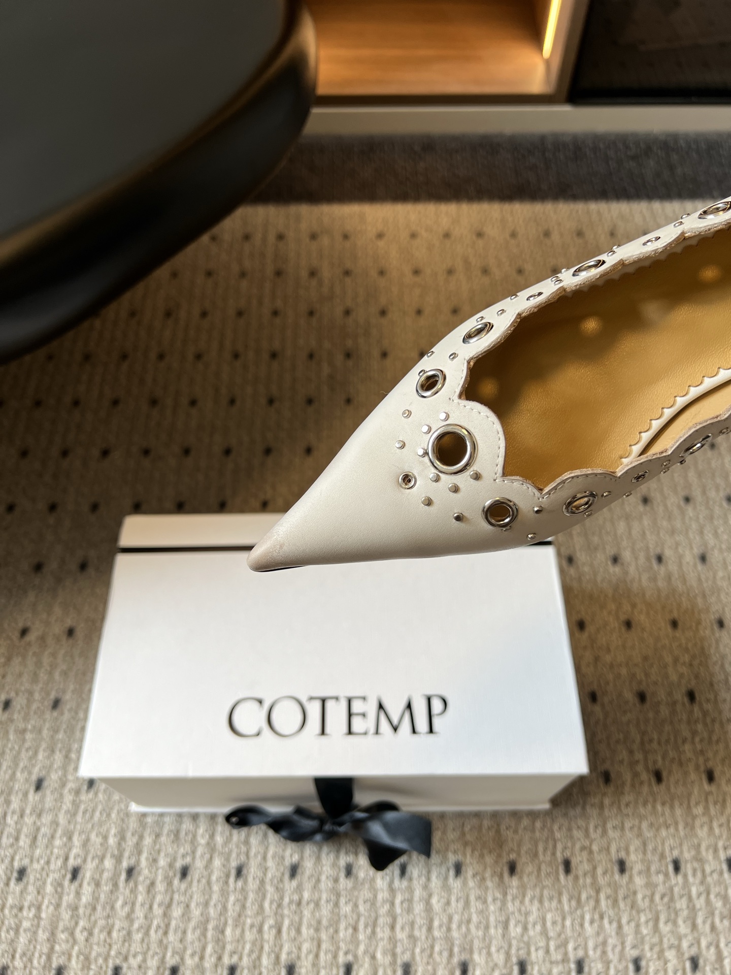 G102 COTEM* 26ss新款镂空花边玛丽珍鞋 自带松弛复古文艺氛围感的平底玛丽珍,圆润圆头搭配波浪花边鞋口,鞋身 G102 COTEM* 26ss新款镂空花边玛丽珍鞋 自带松弛复古文艺氛围感的平底玛丽珍,圆润圆头搭配波浪花边鞋口,鞋身