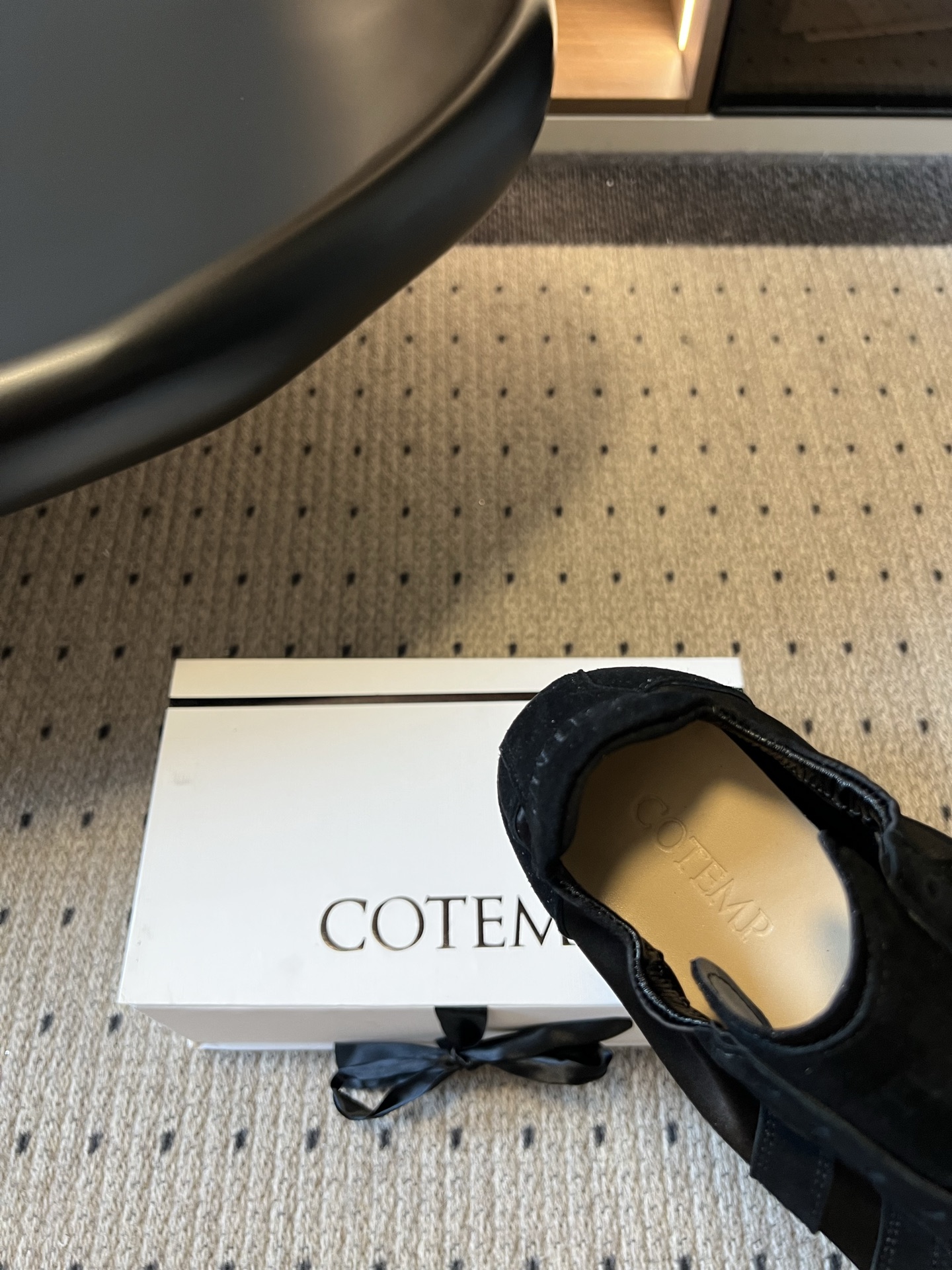 G102 COTEM* 26ss夏季新款褶皱绸缎一脚蹬薄底休闲 德训鞋自带松弛复古文艺氛围感的懒人德训鞋,软乎乎绒面搭配 G102 COTEM* 26ss夏季新款褶皱绸缎一脚蹬薄底休闲 德训鞋自带松弛复古文艺氛围感的懒人德训鞋,软乎乎绒面搭配