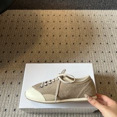 LEMAIR*26ss夏季新款复古德训休闲鞋 自带松弛复古文艺氛围感的德训鞋,别致褶皱鞋头设计,鞋面采用材质拼接打造,简 LEMAIR*26ss夏季新款复古德训休闲鞋 自带松弛复古文艺氛围感的德训鞋,别致褶皱鞋头设计,鞋面采用材质拼接打造,简