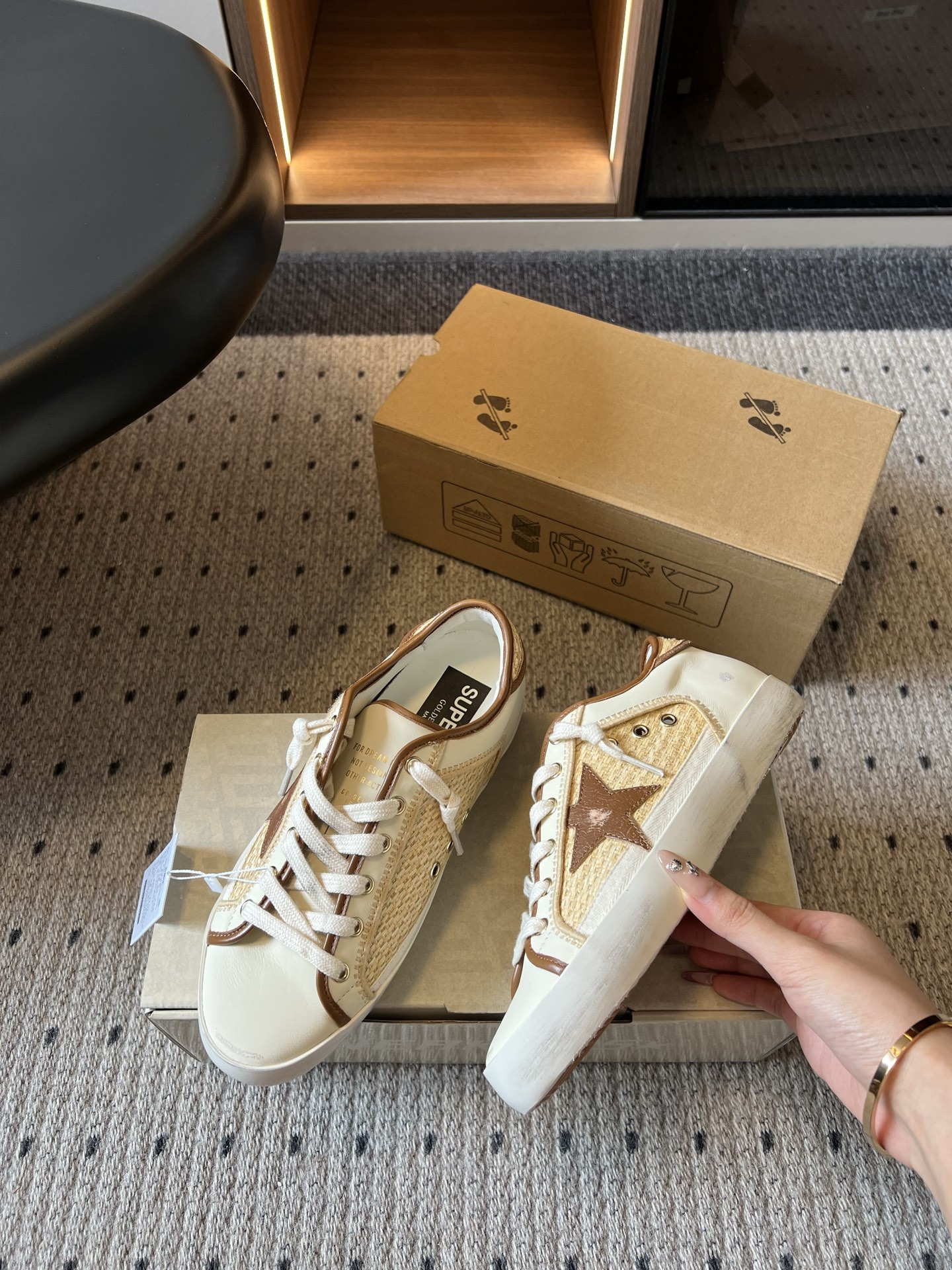 골든구스 신발 155564 Golden Goose Sneakers 상세 이미지 4