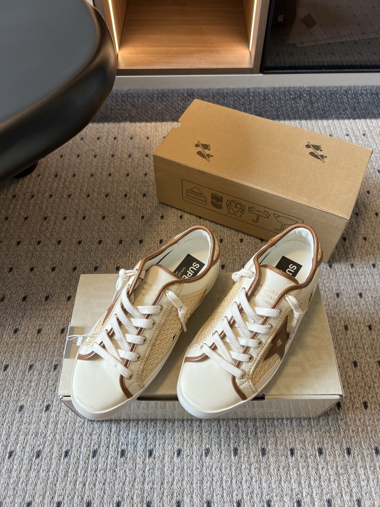 골든구스 신발 155564 Golden Goose Sneakers 상세 이미지 2