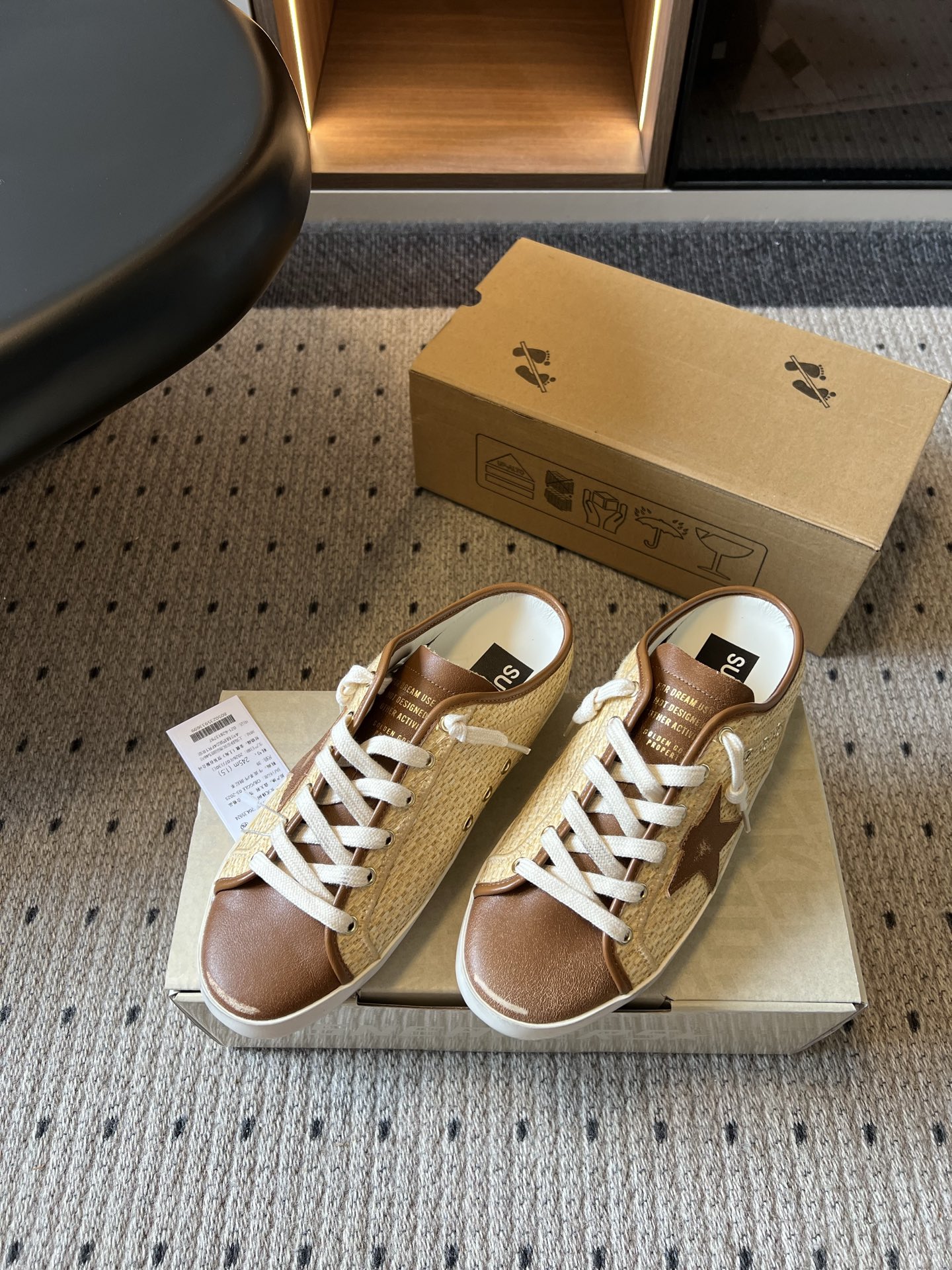 골든구스 신발 155563 Golden Goose Sneakers 상세 이미지 2