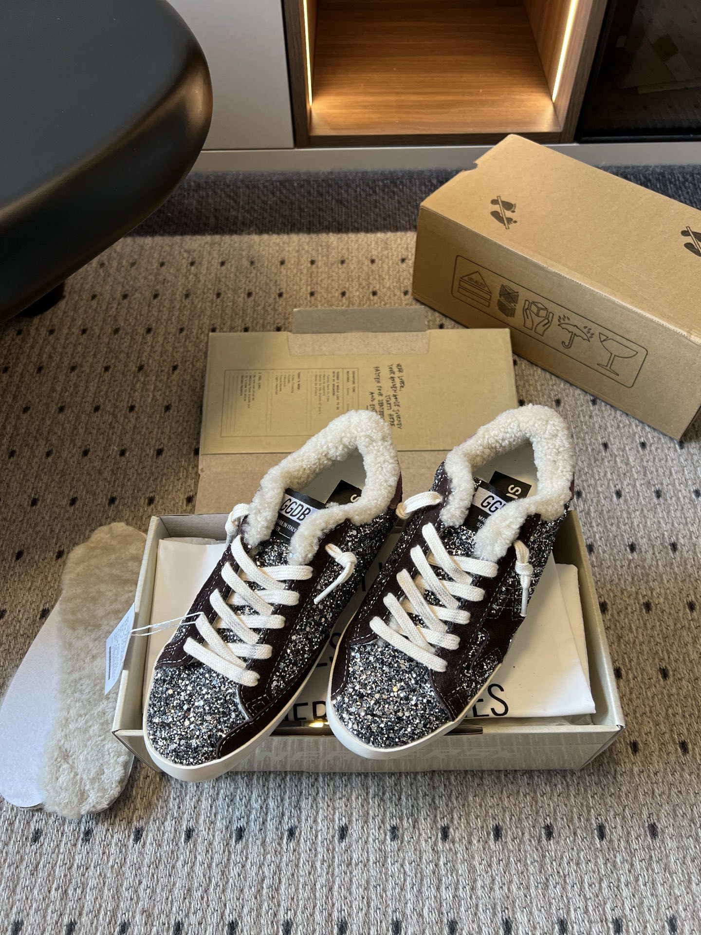 골든구스 신발 155547 Golden Goose Sneakers 상세 이미지 2