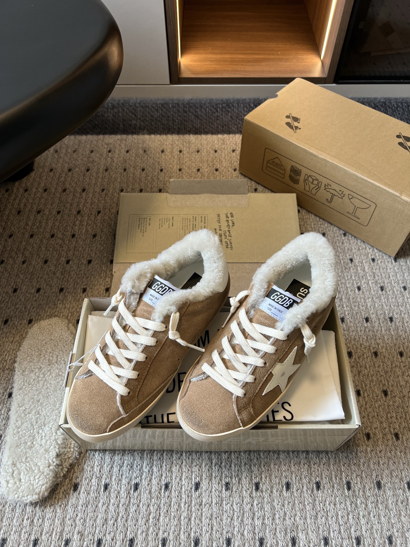 골든구스 신발 155545 Golden Goose Sneakers 상세 이미지 2