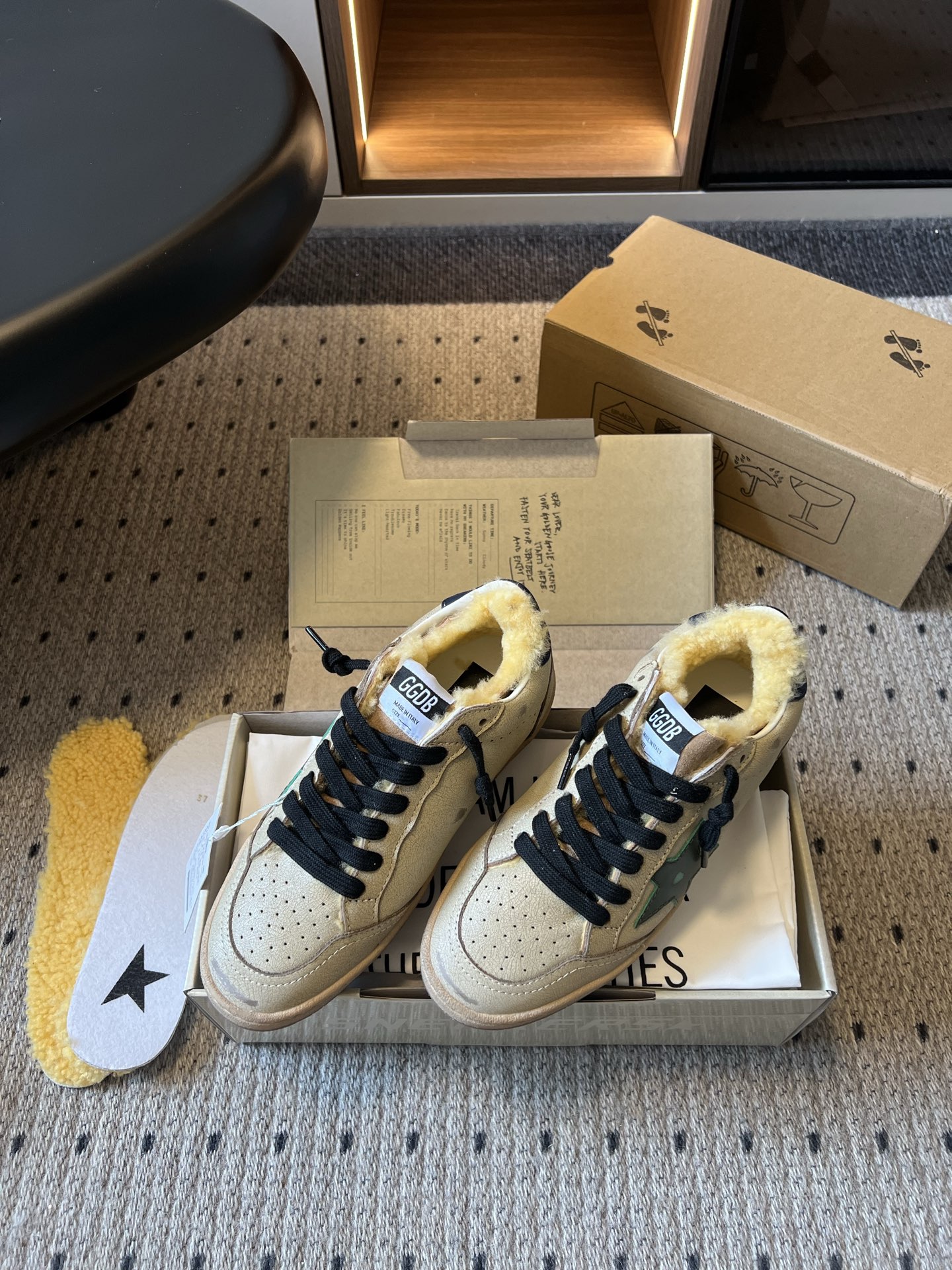 골든구스 신발 155559 Golden Goose Sneakers 상세 이미지 2