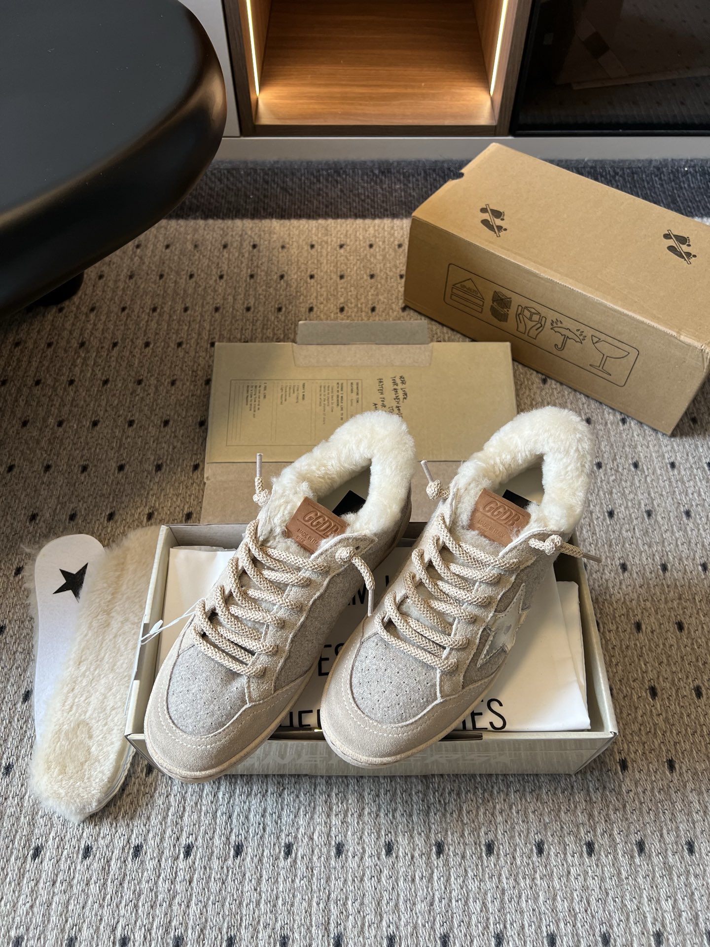 골든구스 신발 155558 Golden Goose Sneakers 상세 이미지 2