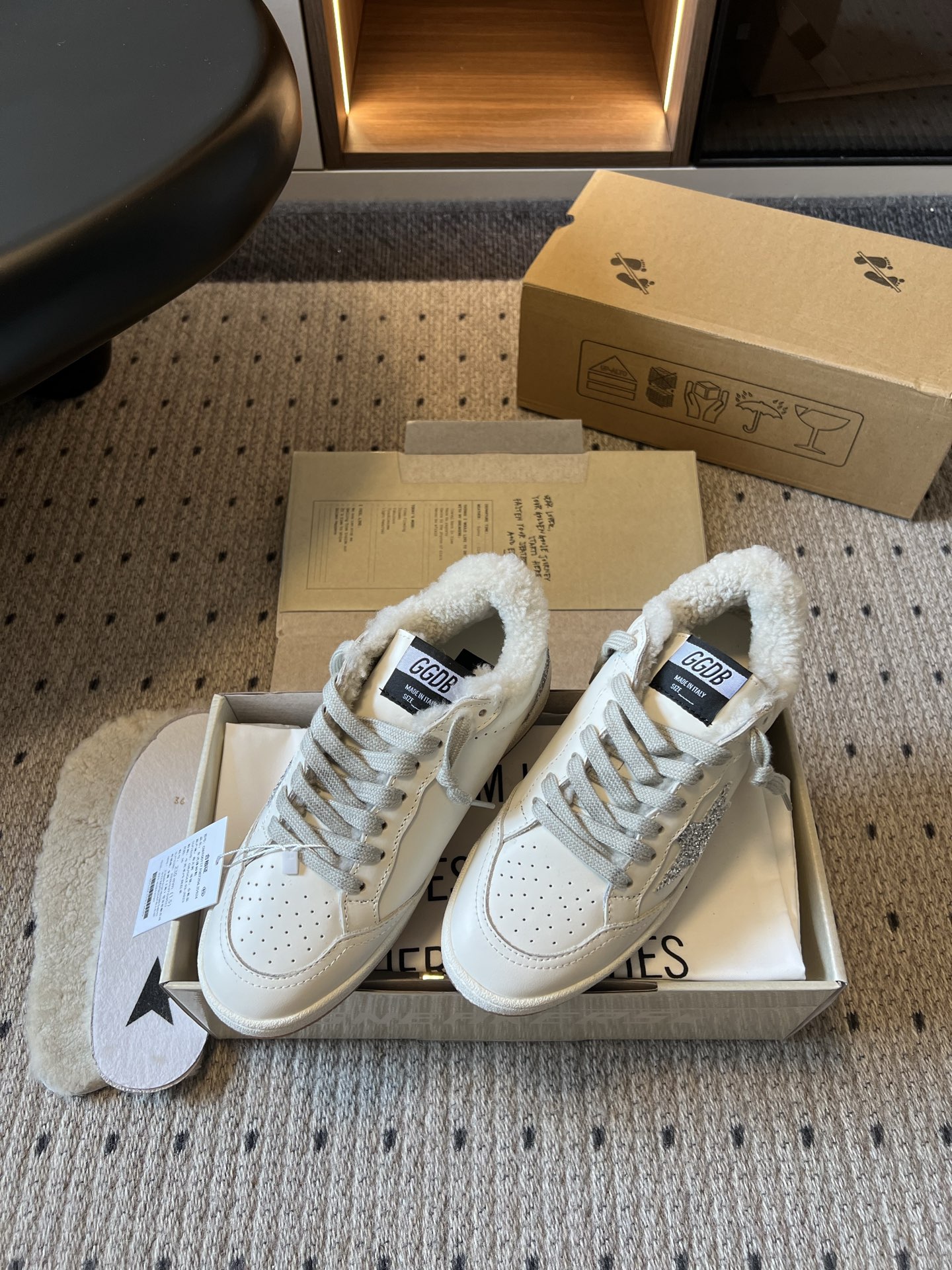골든구스 신발 155554 Golden Goose Sneakers 상세 이미지 2