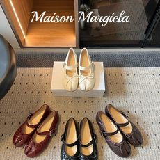 G012i顶级品质Maison Margiel*26ss早秋新款分趾玛丽珍平底单鞋 自带复古氛围感,经典分趾鞋型搭配一字 G012i顶级品质Maison Margiel*26ss早秋新款分趾玛丽珍平底单鞋 自带复古氛围感,经典分趾鞋型搭配一字