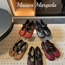 G012i顶级品质Maison Margiel*26ss早秋新款分趾玛丽珍平底单鞋 自带复古氛围感,经典分趾鞋型搭配一字 G012i顶级品质Maison Margiel*26ss早秋新款分趾玛丽珍平底单鞋 自带复古氛围感,经典分趾鞋型搭配一字