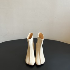 G077顶级品质Maison Margiel新款粗跟拉链短靴 自带清冷复古高级氛围感,简约鞋型格调出众,圆润鞋头包容脚型 G077顶级品质Maison Margiel新款粗跟拉链短靴 自带清冷复古高级氛围感,简约鞋型格调出众,圆润鞋头包容脚型