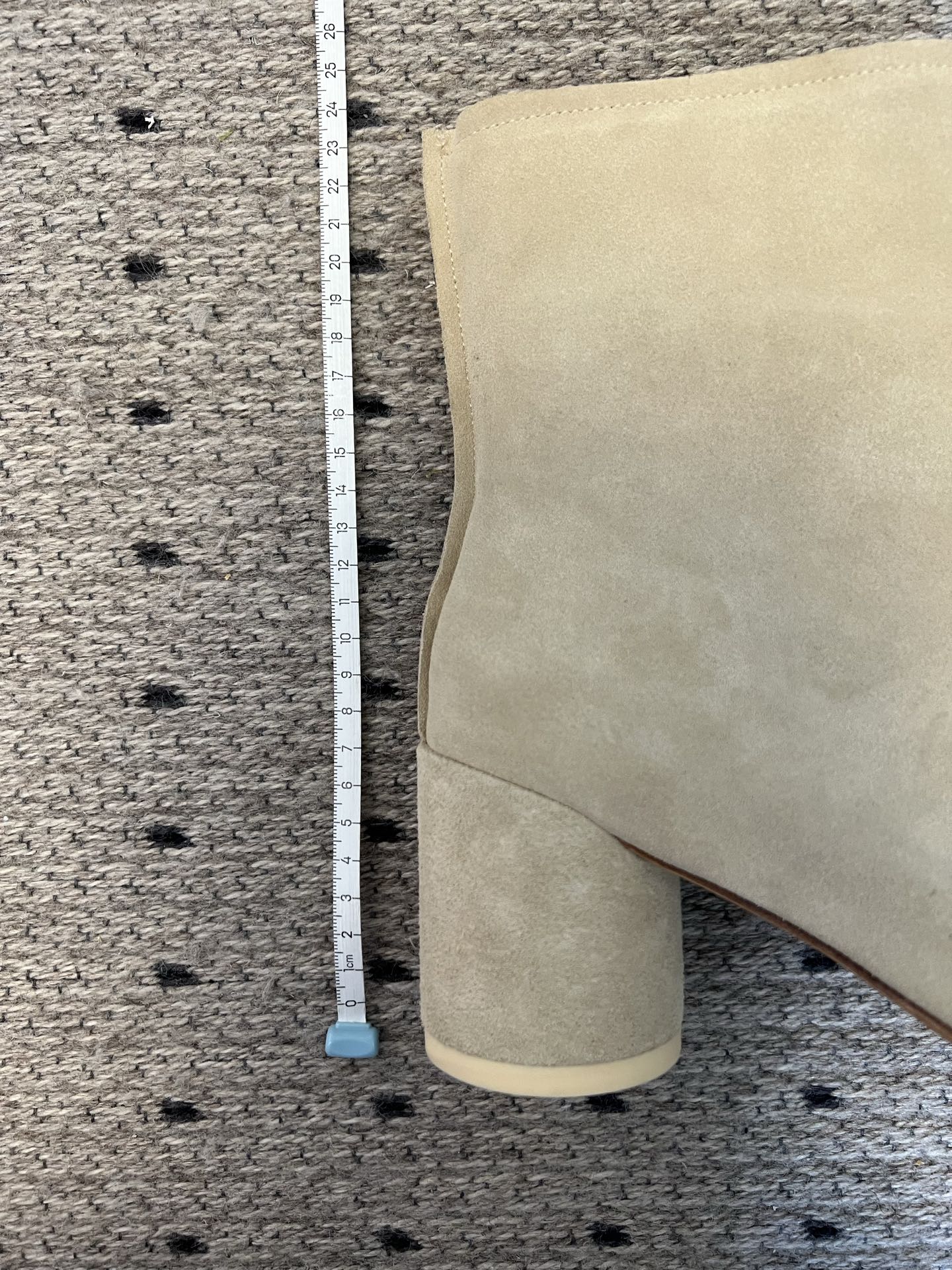 G077顶级品质Maison Margiel新款粗跟拉链短靴 自带清冷复古高级氛围感，简约鞋型格调出众，圆润鞋头包容脚型