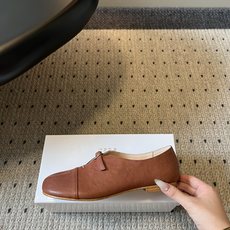 G012i顶级品质Maison Margiel*26ss早秋新款分趾玛丽珍平底单鞋 自带复古氛围感,经典分趾鞋型搭配一字 G012i顶级品质Maison Margiel*26ss早秋新款分趾玛丽珍平底单鞋 自带复古氛围感,经典分趾鞋型搭配一字