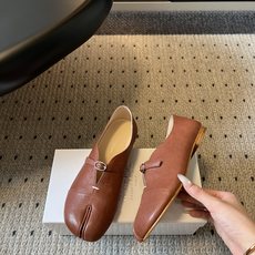 G012i顶级品质Maison Margiel*26ss早秋新款分趾玛丽珍平底单鞋 自带复古氛围感,经典分趾鞋型搭配一字 G012i顶级品质Maison Margiel*26ss早秋新款分趾玛丽珍平底单鞋 自带复古氛围感,经典分趾鞋型搭配一字