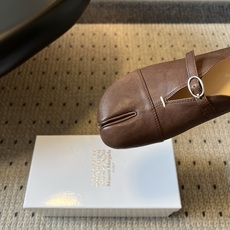G012i顶级品质Maison Margiel*26ss早秋新款分趾玛丽珍平底单鞋 自带复古氛围感,经典分趾鞋型搭配一字 G012i顶级品质Maison Margiel*26ss早秋新款分趾玛丽珍平底单鞋 自带复古氛围感,经典分趾鞋型搭配一字