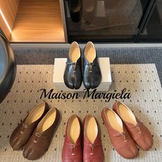 G012i顶级品质Maison Margiel*26ss早秋新款分趾玛丽珍平底单鞋 自带复古氛围感,经典分趾鞋型搭配一字 G012i顶级品质Maison Margiel*26ss早秋新款分趾玛丽珍平底单鞋 自带复古氛围感,经典分趾鞋型搭配一字