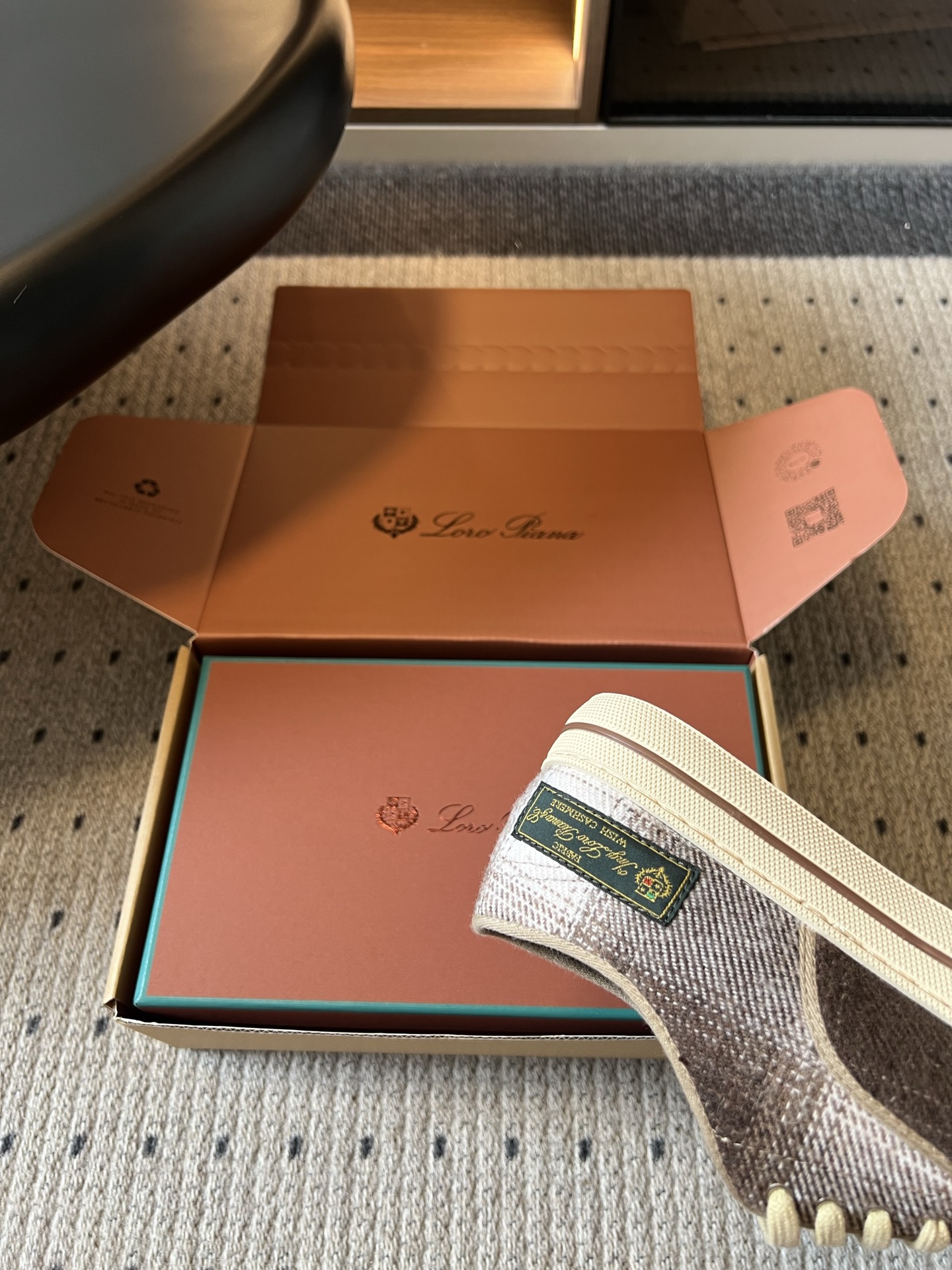 G741Loro Pian*LP早秋新款格纹系带休闲板鞋 自带松弛复古氛围感,柔和圆头包容脚型,格纹面料自带低调质感,简 G741Loro Pian*LP早秋新款格纹系带休闲板鞋 自带松弛复古氛围感,柔和圆头包容脚型,格纹面料自带低调质感,简