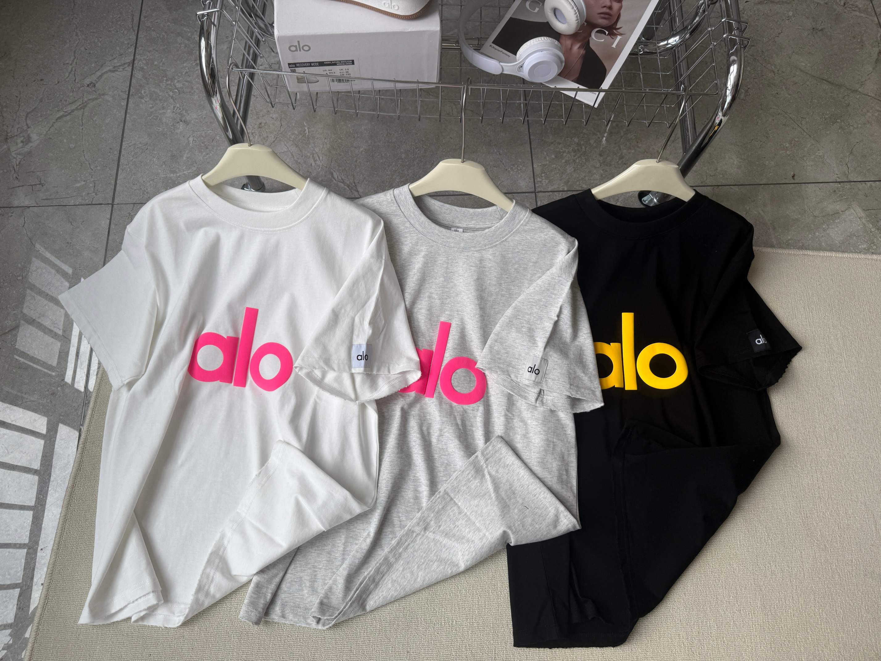 Alo T-shirt Alo yoga 25ss