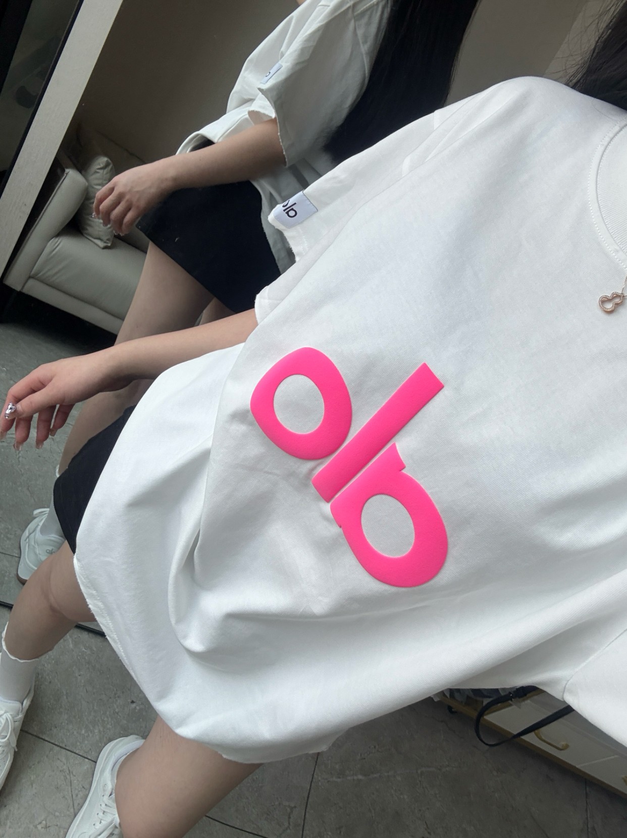 Alo t-shirt everyday white light heather gray with pink logo yoga