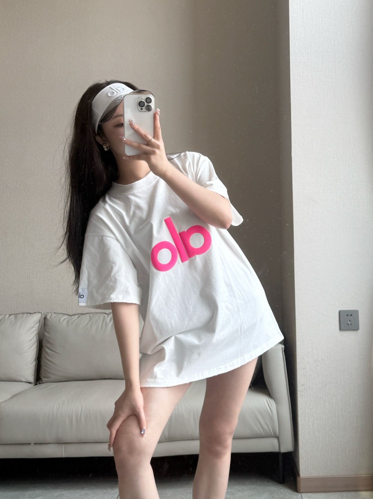 Alo t-shirt everyday white light heather gray with pink logo yoga