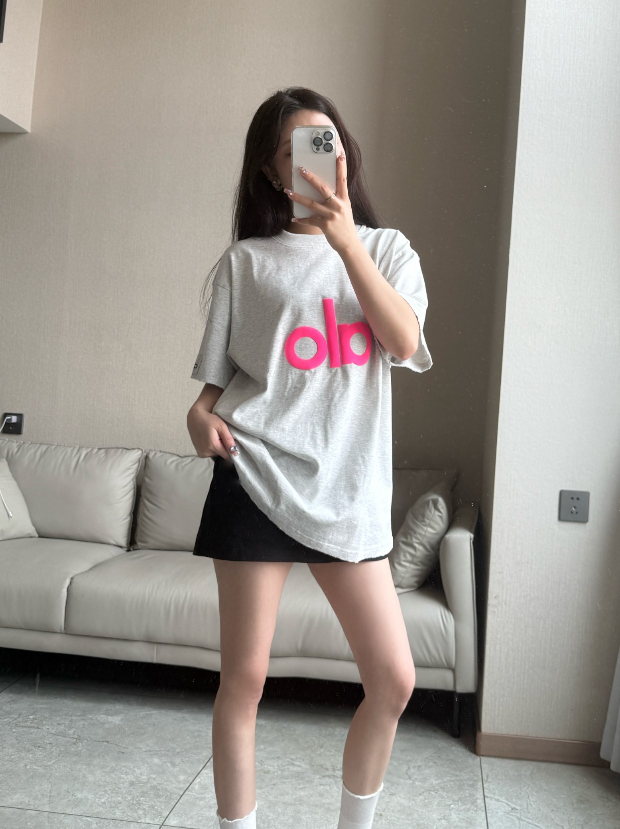 Alo t-shirt everyday light heather gray with pink logo yoga