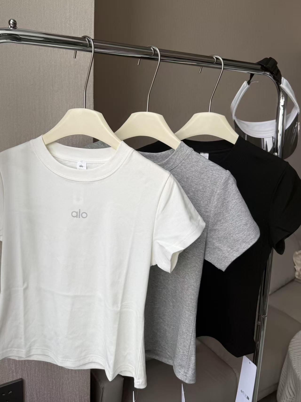 Alo t-shirt everyday white yoga