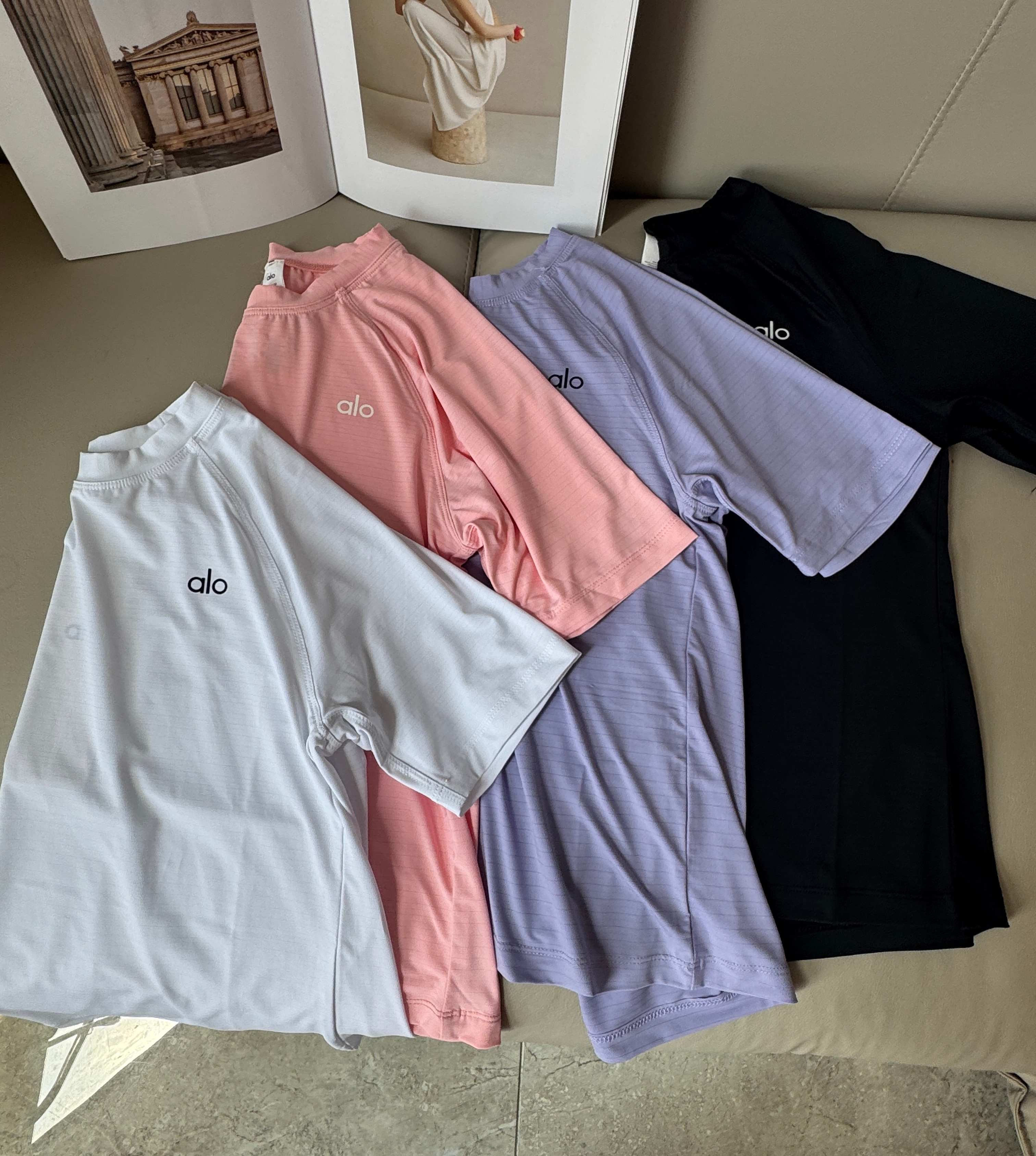 Alo t-shirt training black white lavender pink yoga