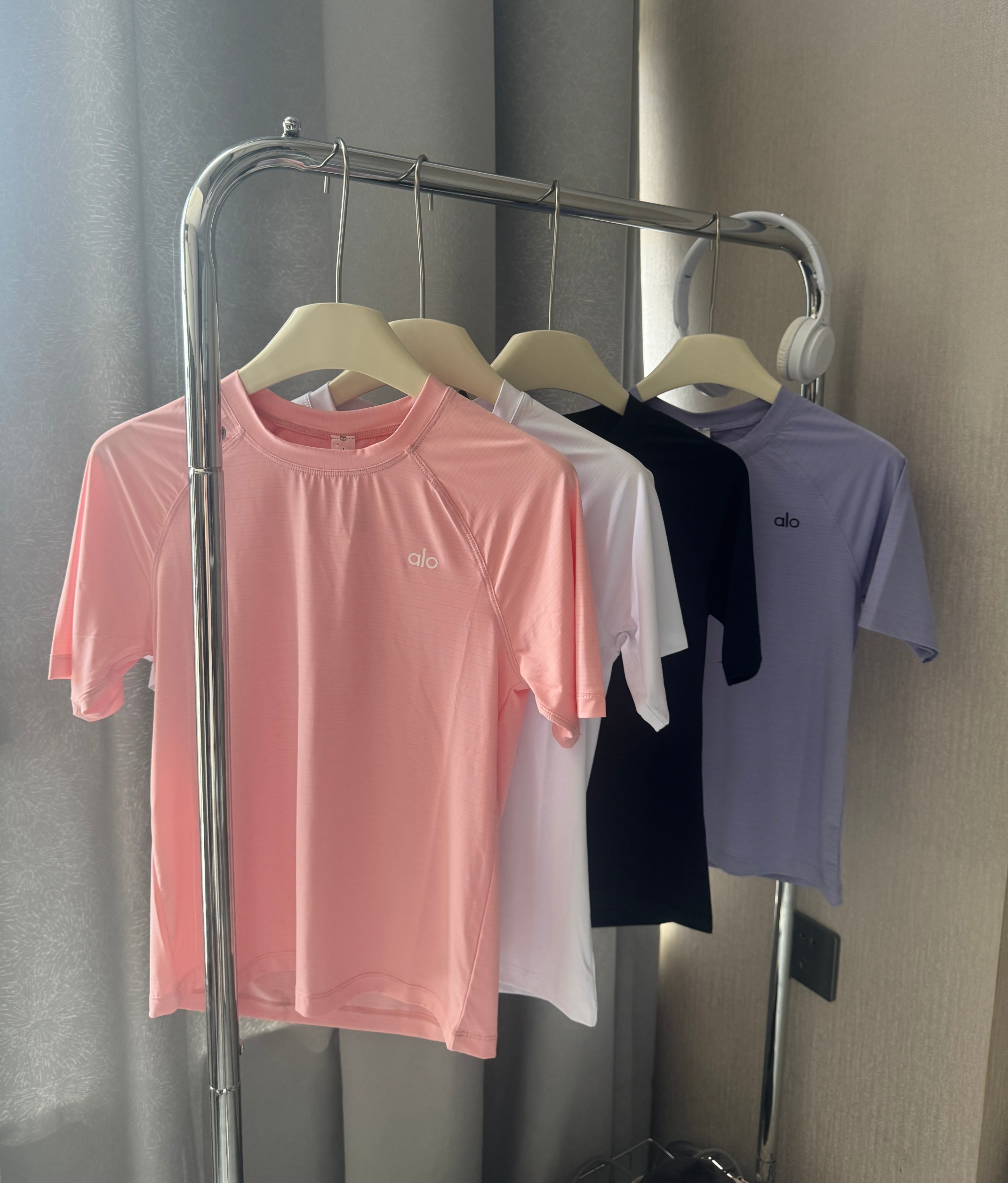 Alo t-shirt training pink yoga
