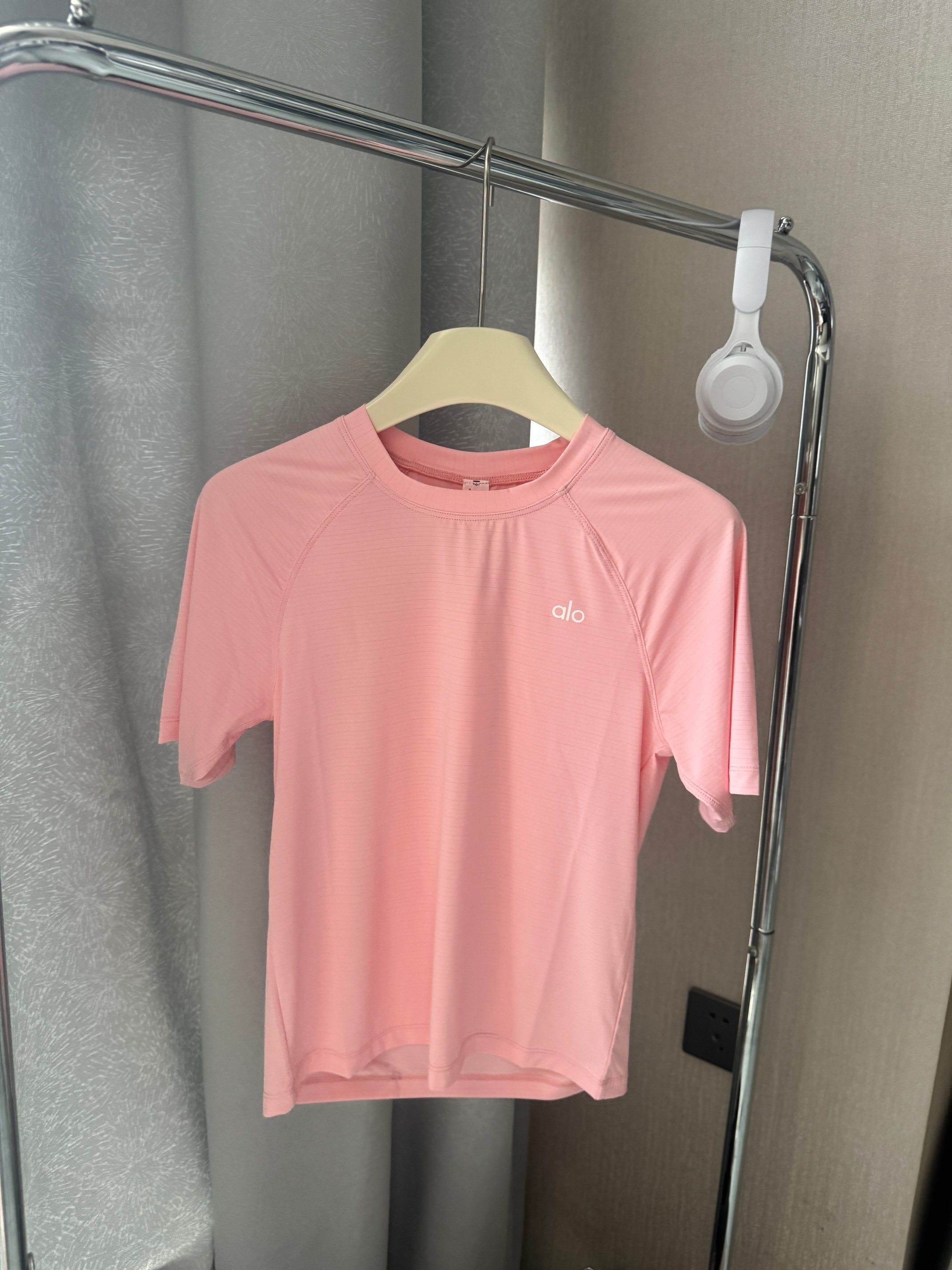 Alo t-shirt training pink yoga