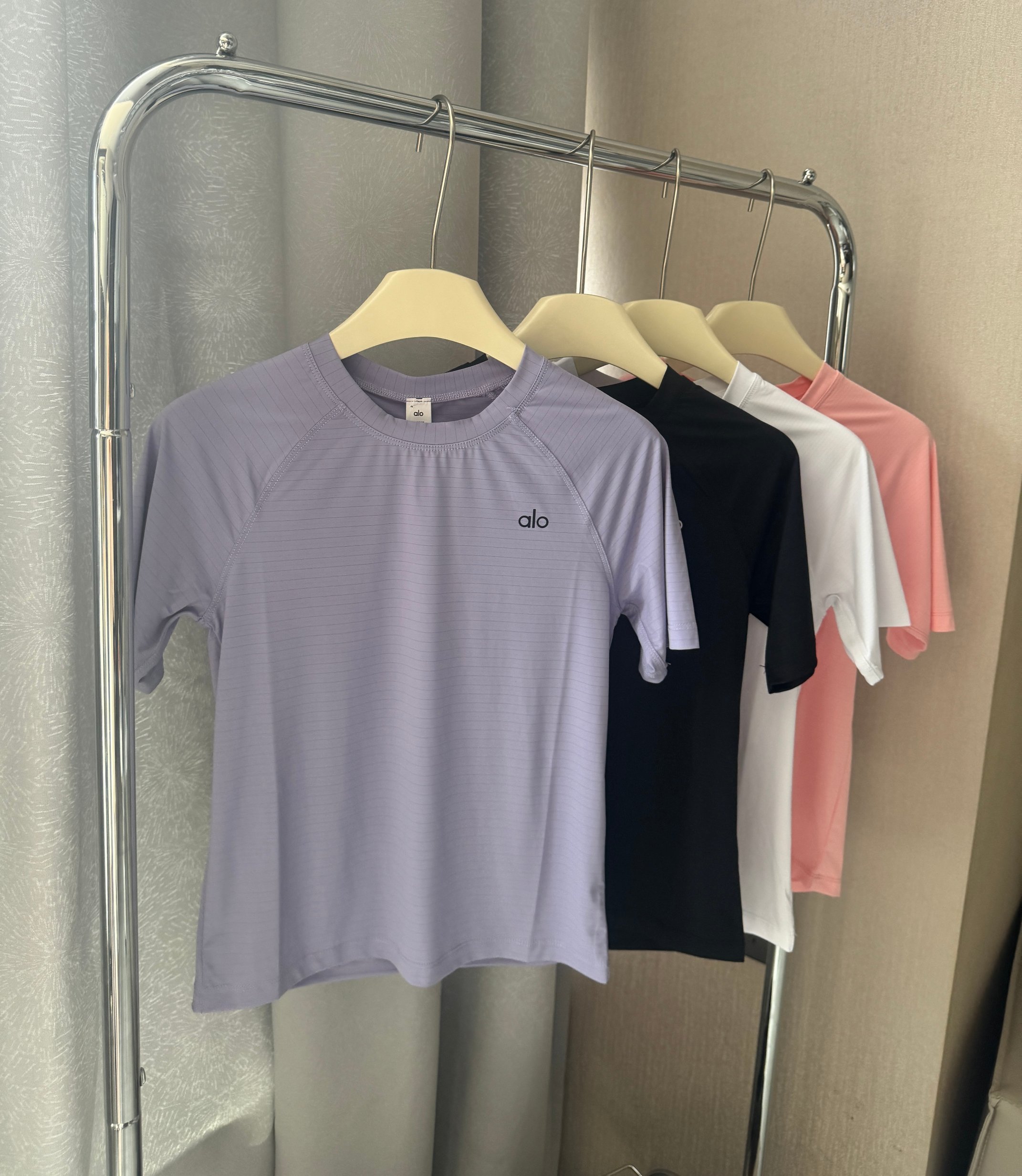 Alo t-shirt training pink yoga