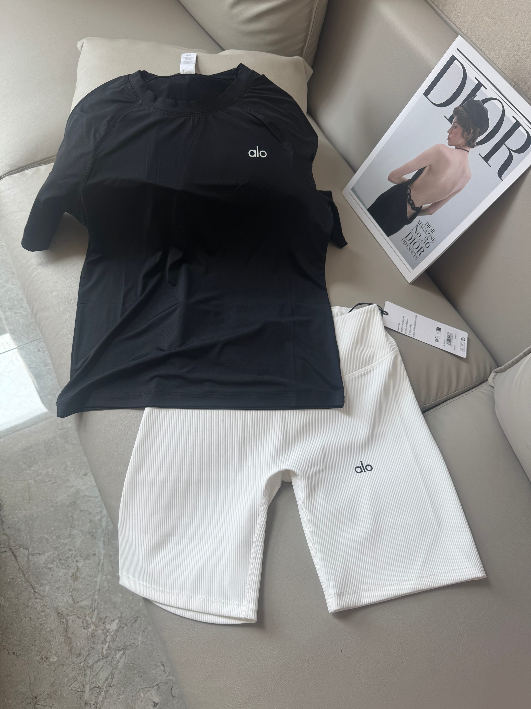 Alo T-shirt Alo yoga t