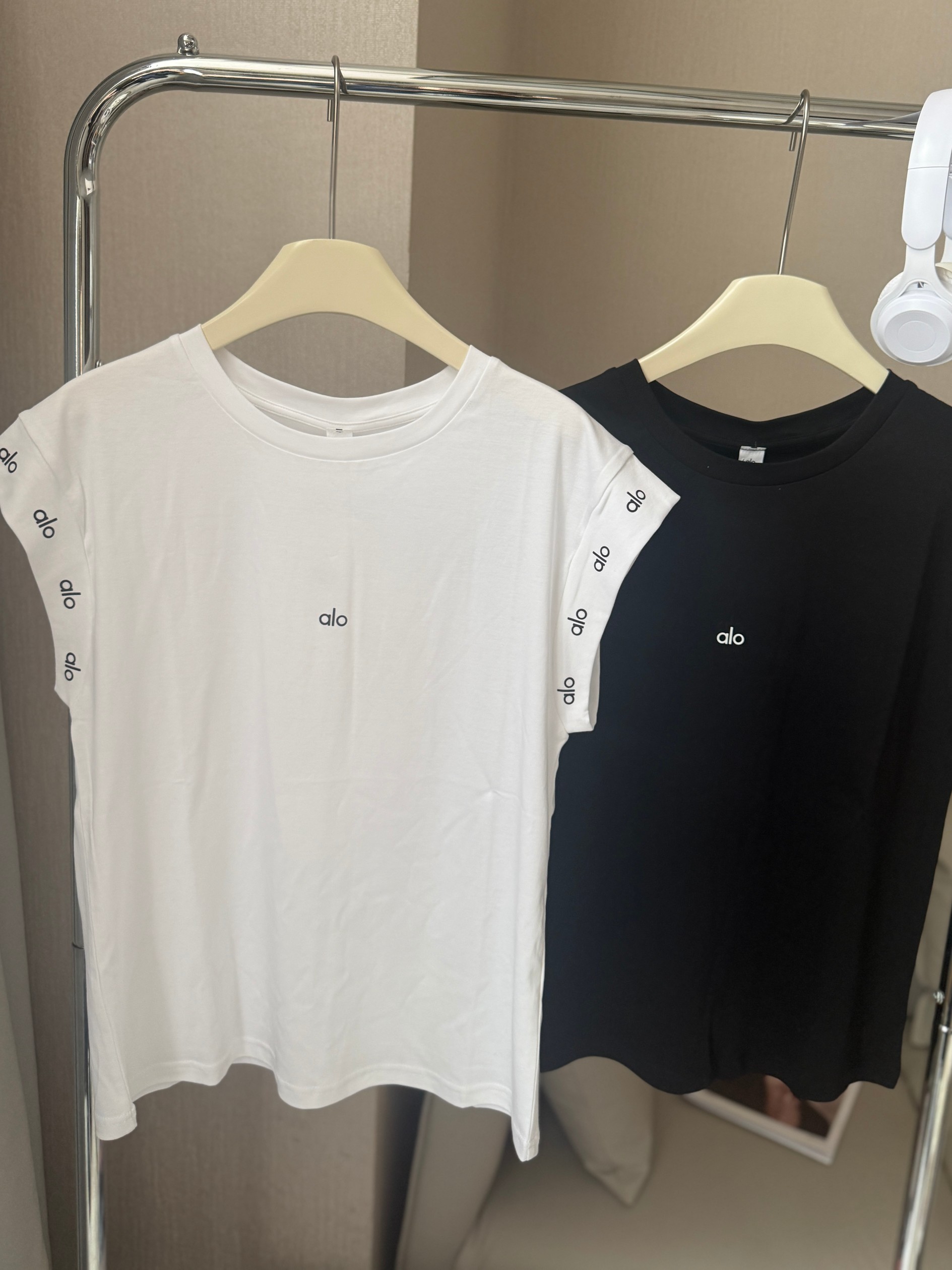 Alo T-shirt Aloyoga t