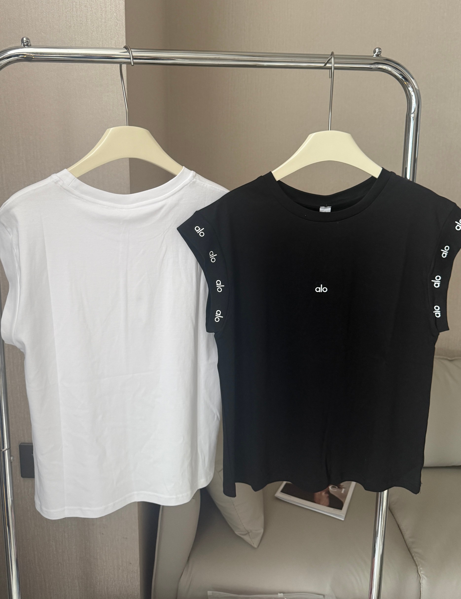 Alo T-shirt Aloyoga t