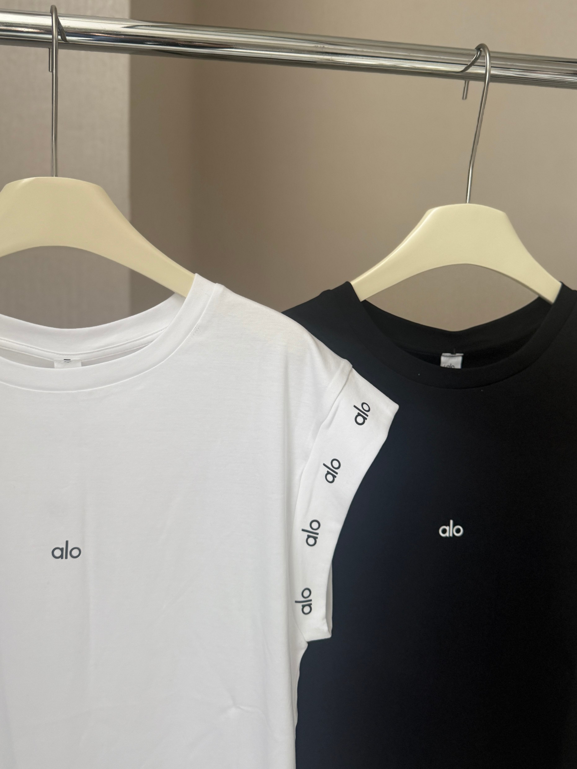 Alo T-shirt Aloyoga t