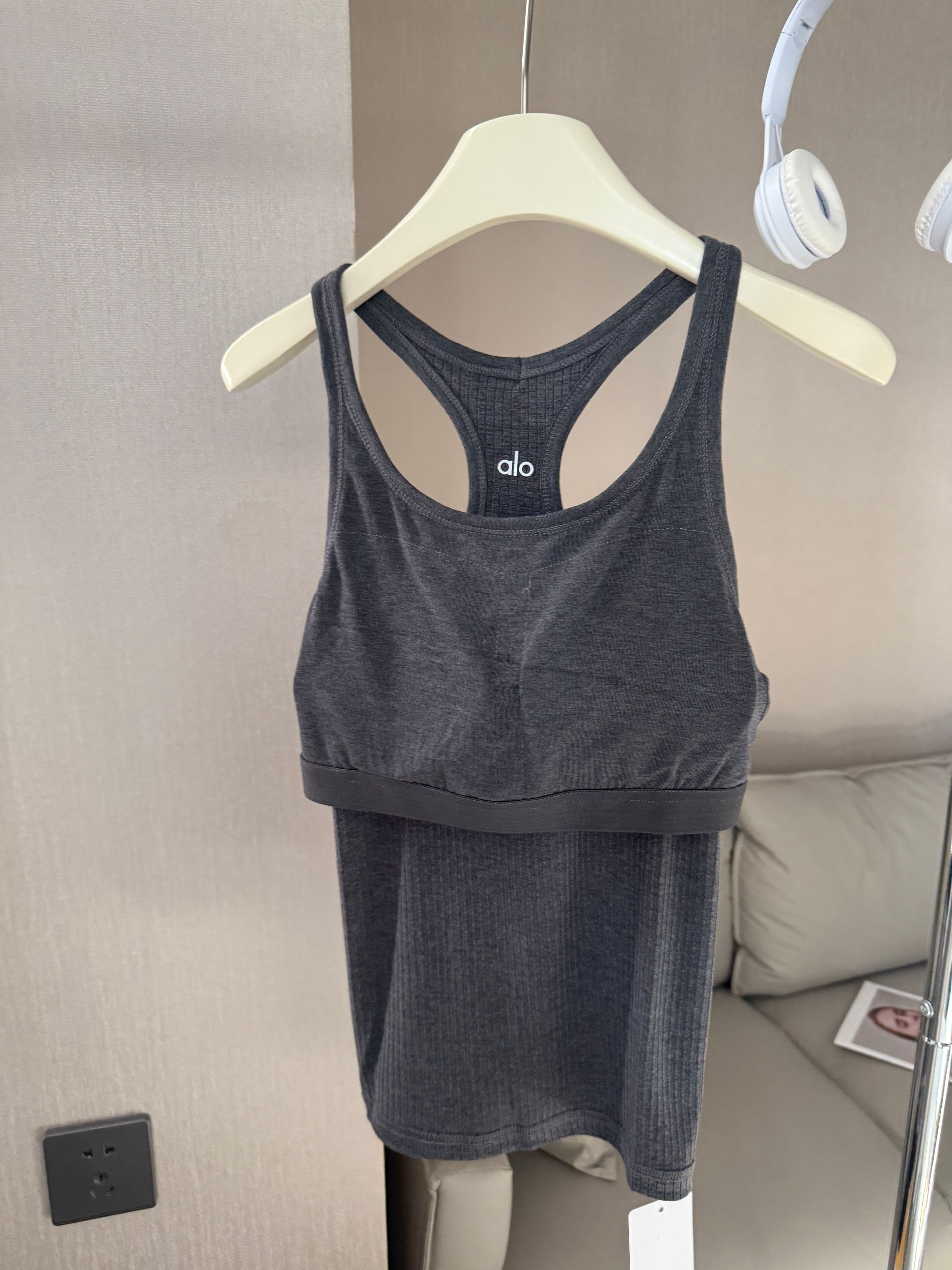 Alo tank yoga charcoal gray